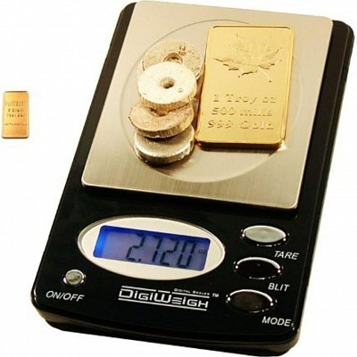 Gold weighing process ensuring quality control and transparent trade procedures